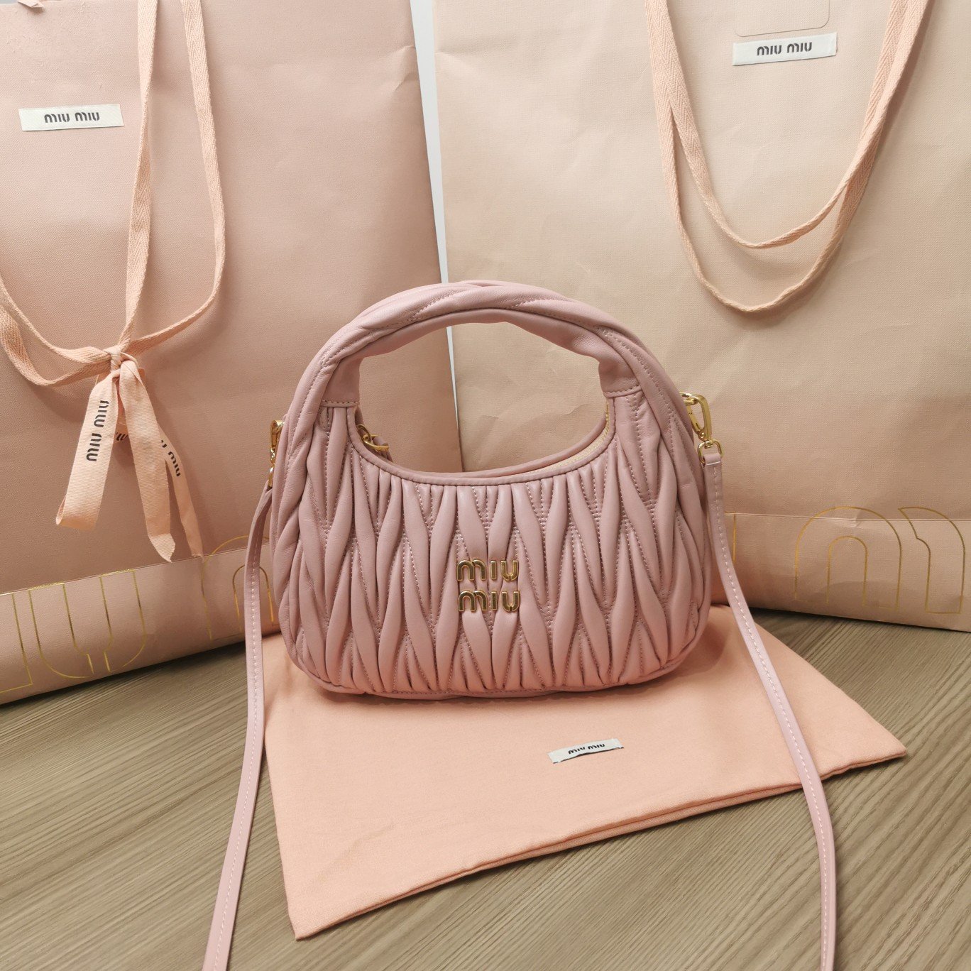 Bolso hobo Wander Miu Miu