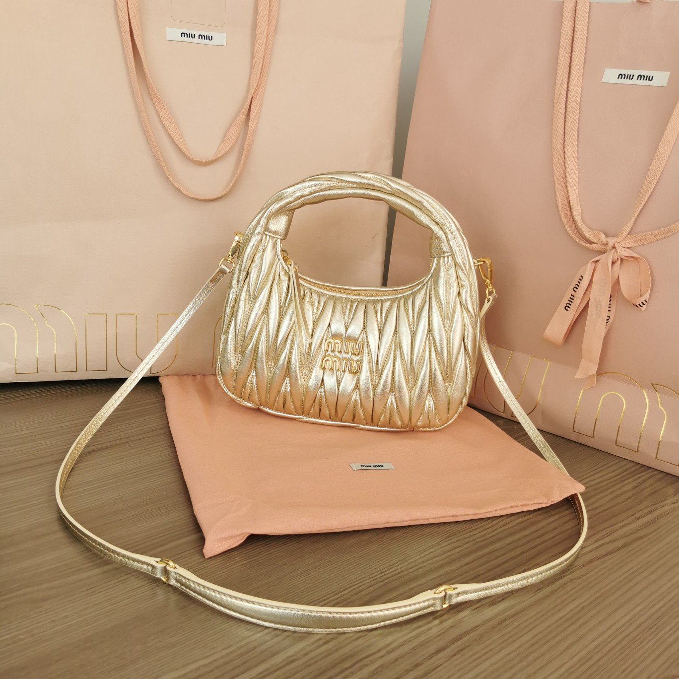 Bolso hobo Wander Miu Miu