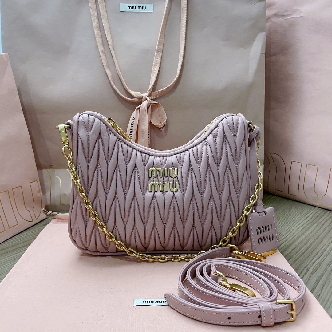 Bolso bandolera de napa Matelassé Miu Miu