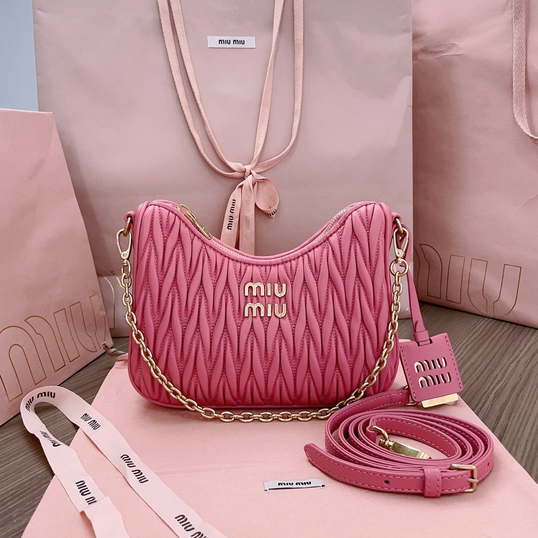 Bolso bandolera de napa Matelassé Miu Miu