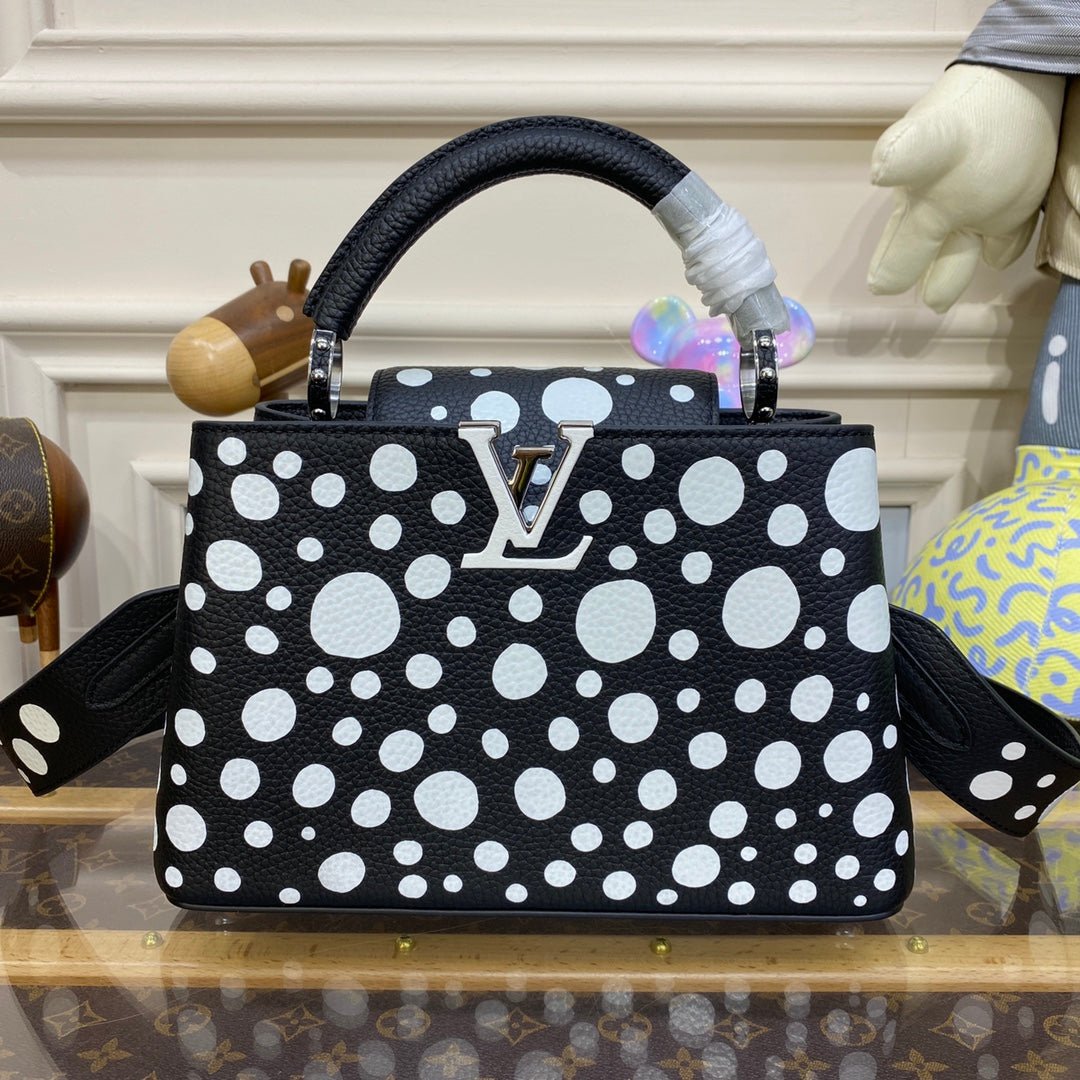 LV x YK Bolso Capucines BB