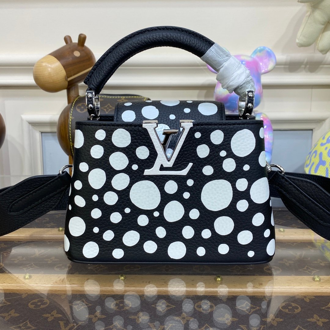 LV x YK Bolso Capucines Mini LOUIS VUITTON