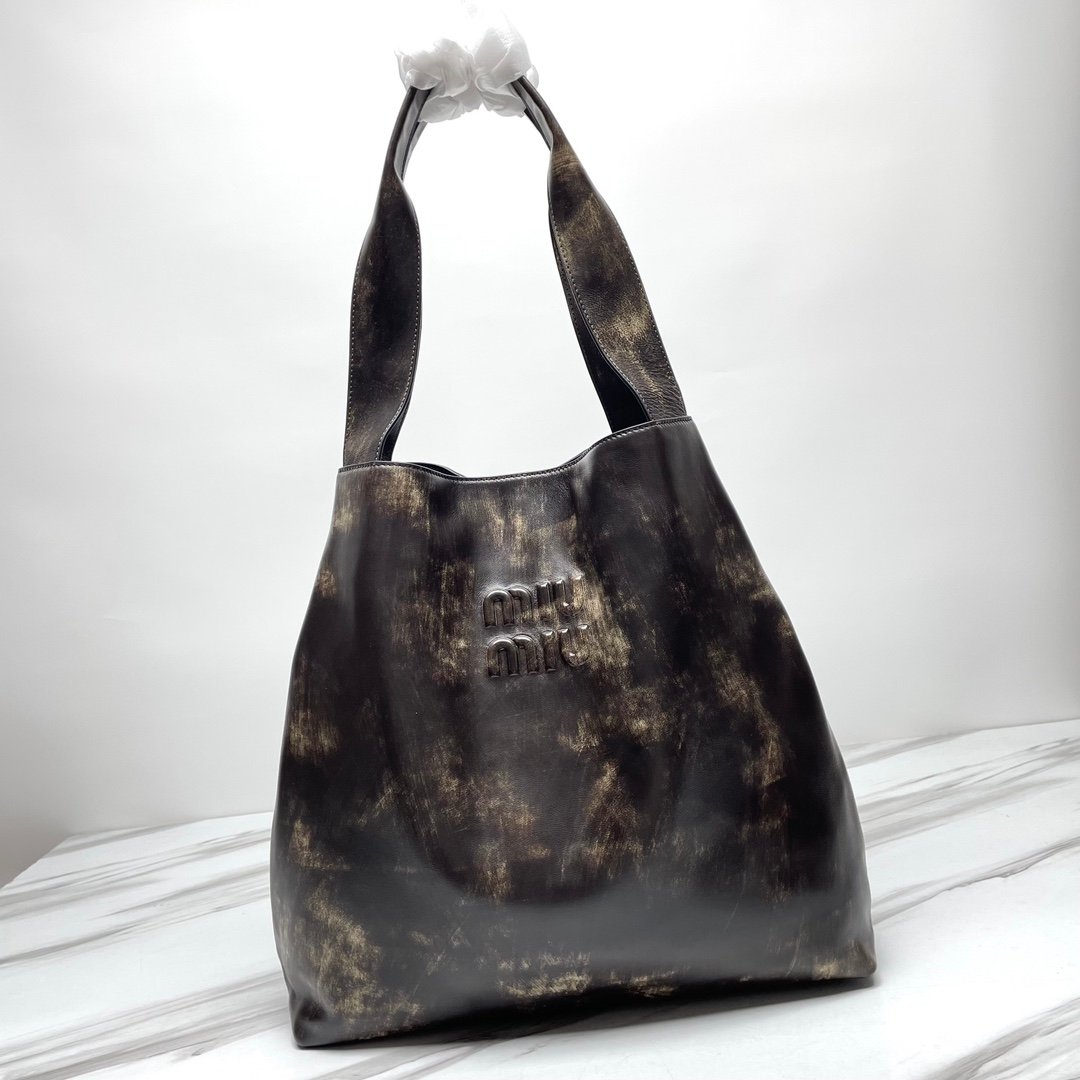 Bolso hobo de piel Miu Miu