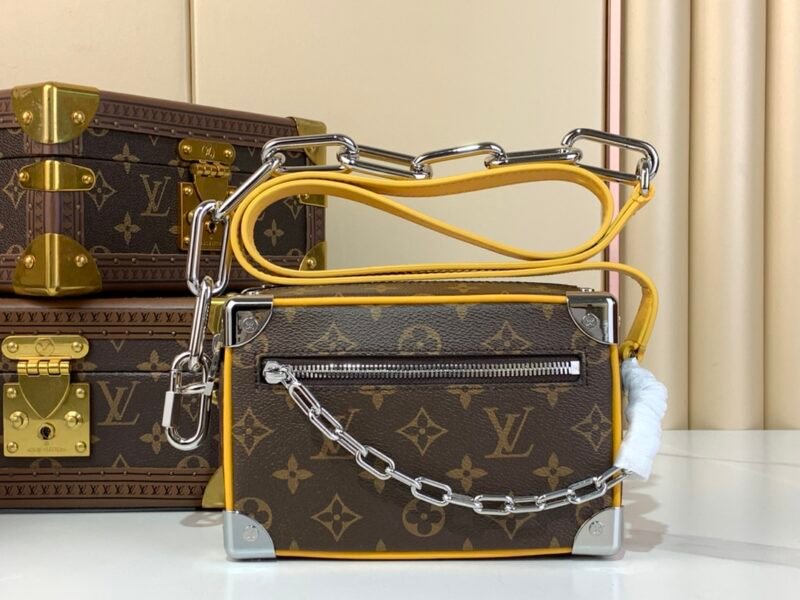 Bolso Mini Soft Trunk Louis Vuitton