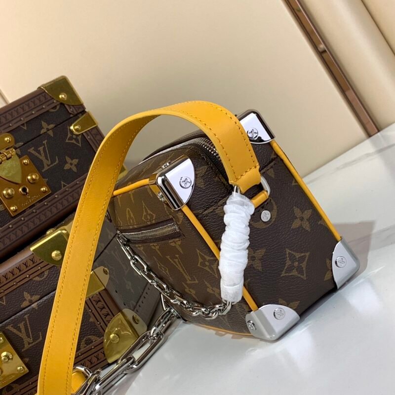 Bolso Mini Soft Trunk Louis Vuitton - Imagen 2