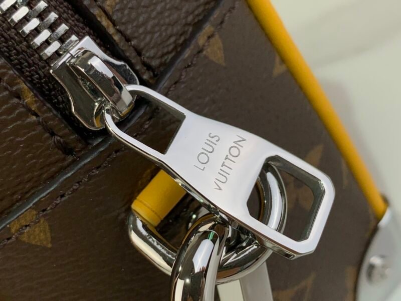 Bolso Mini Soft Trunk Louis Vuitton - Imagen 5