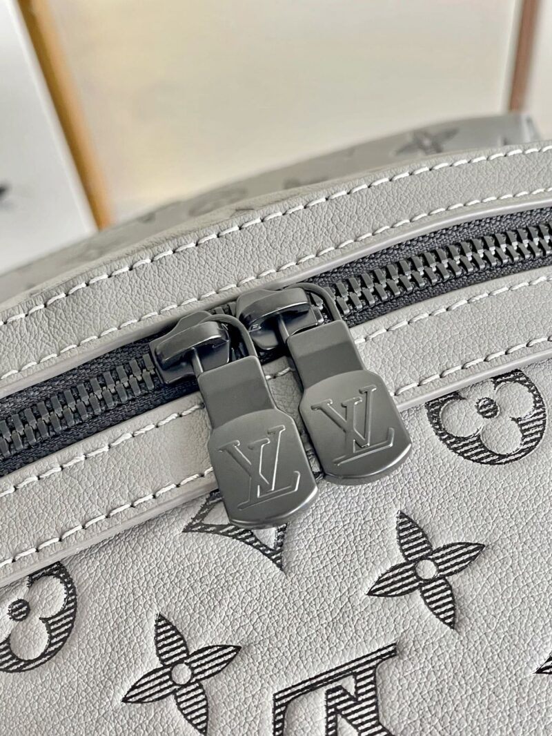 Mochila Discovery Louis Vuitton - Image 7