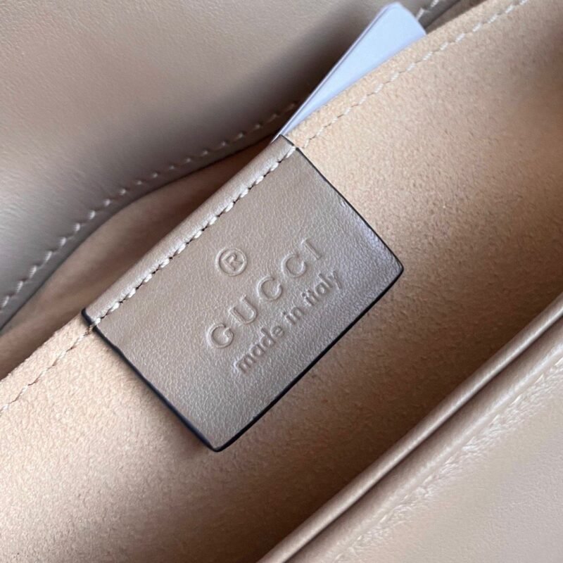 Minibolso GG Marmont de matelassé GUCCI - Imagen 9