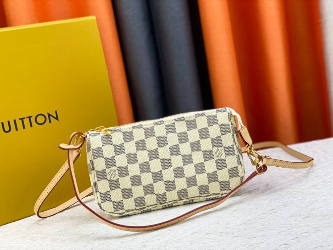 BOLSO MINI POCHETTE ACCESSOIRES Louis Vuitton