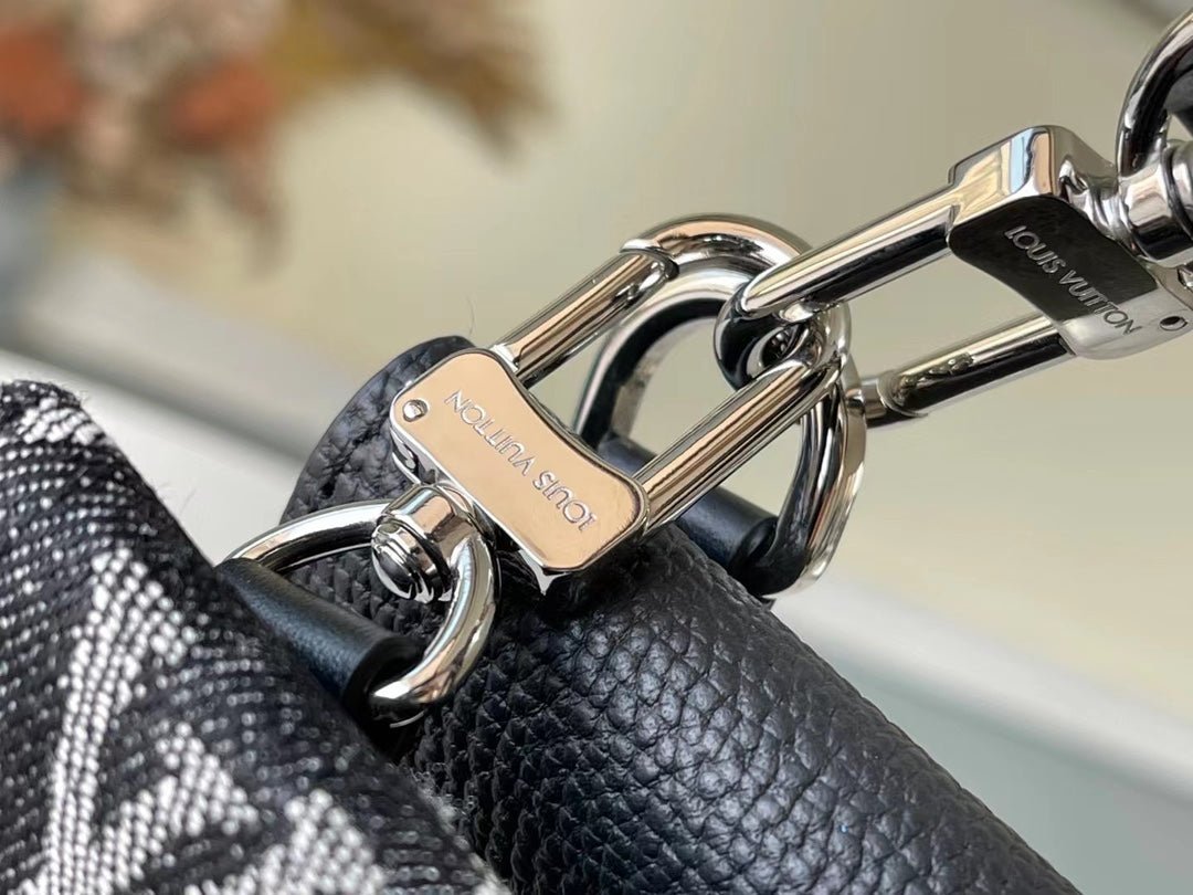 BOLSO TRIO POUCH Louis Vuitton - Imagen 5