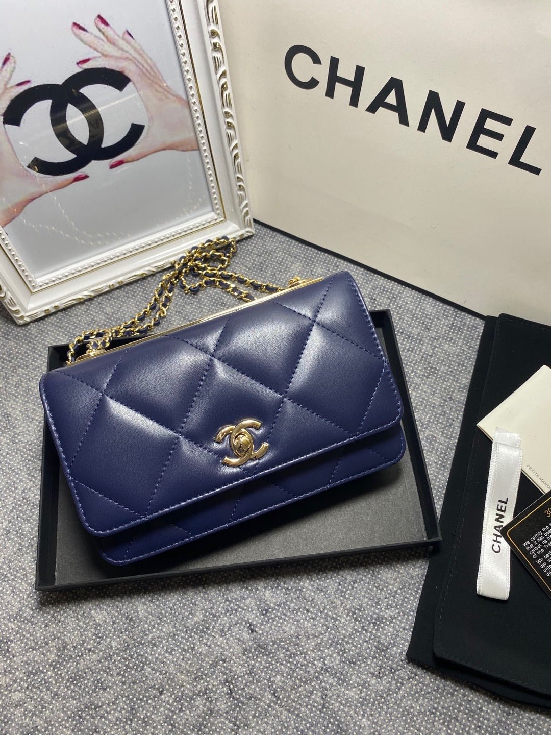 Cartera de mano con cadena Chanel