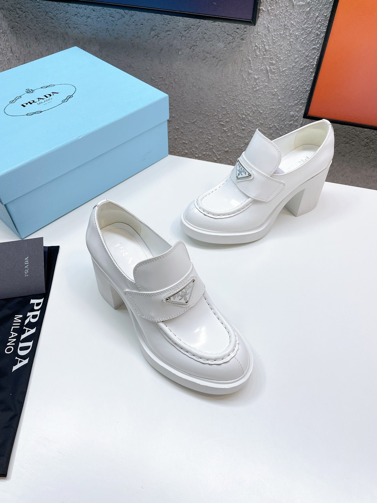 Mocasines de tacón, piel cepillada PRADA