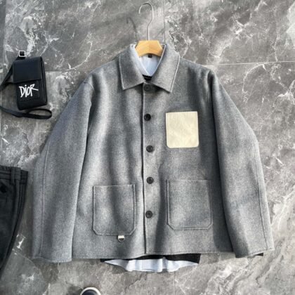 Chaqueta anagram LOEWE