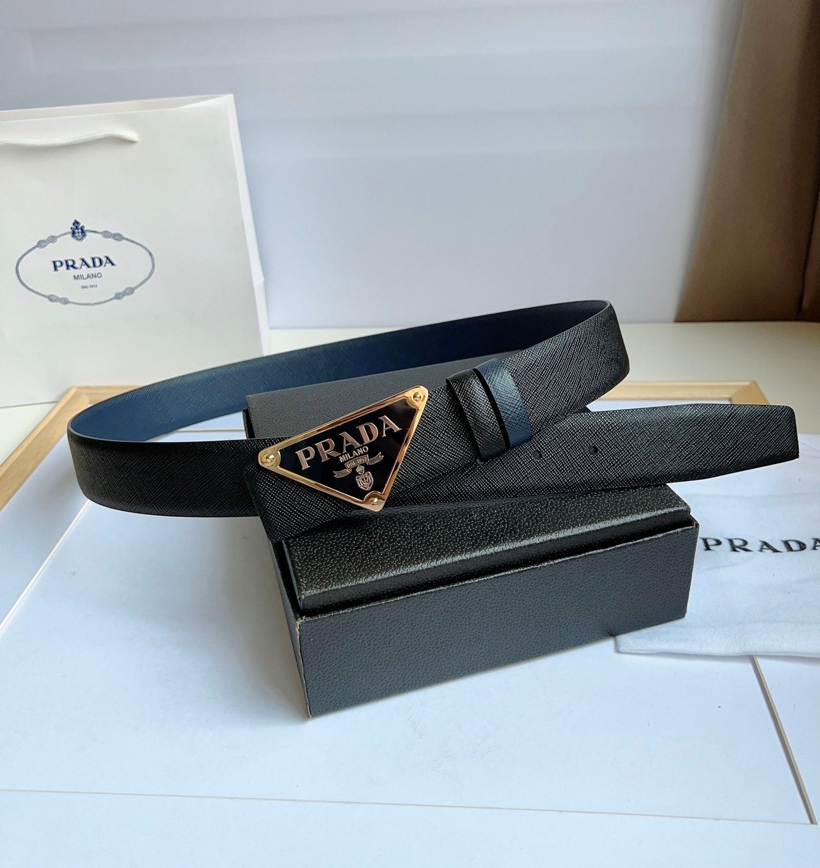 Cinturón de piel Saffiano Reversible PRADA