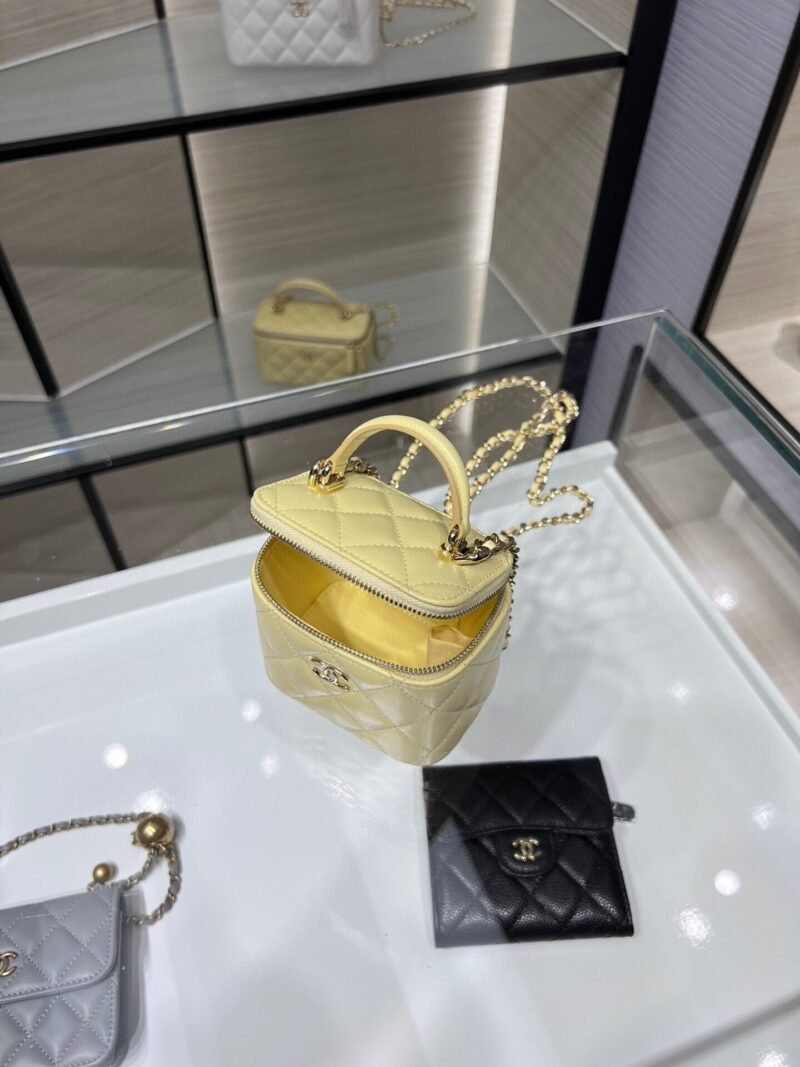 Vanity Case con cadena Chanel - Imagen 6