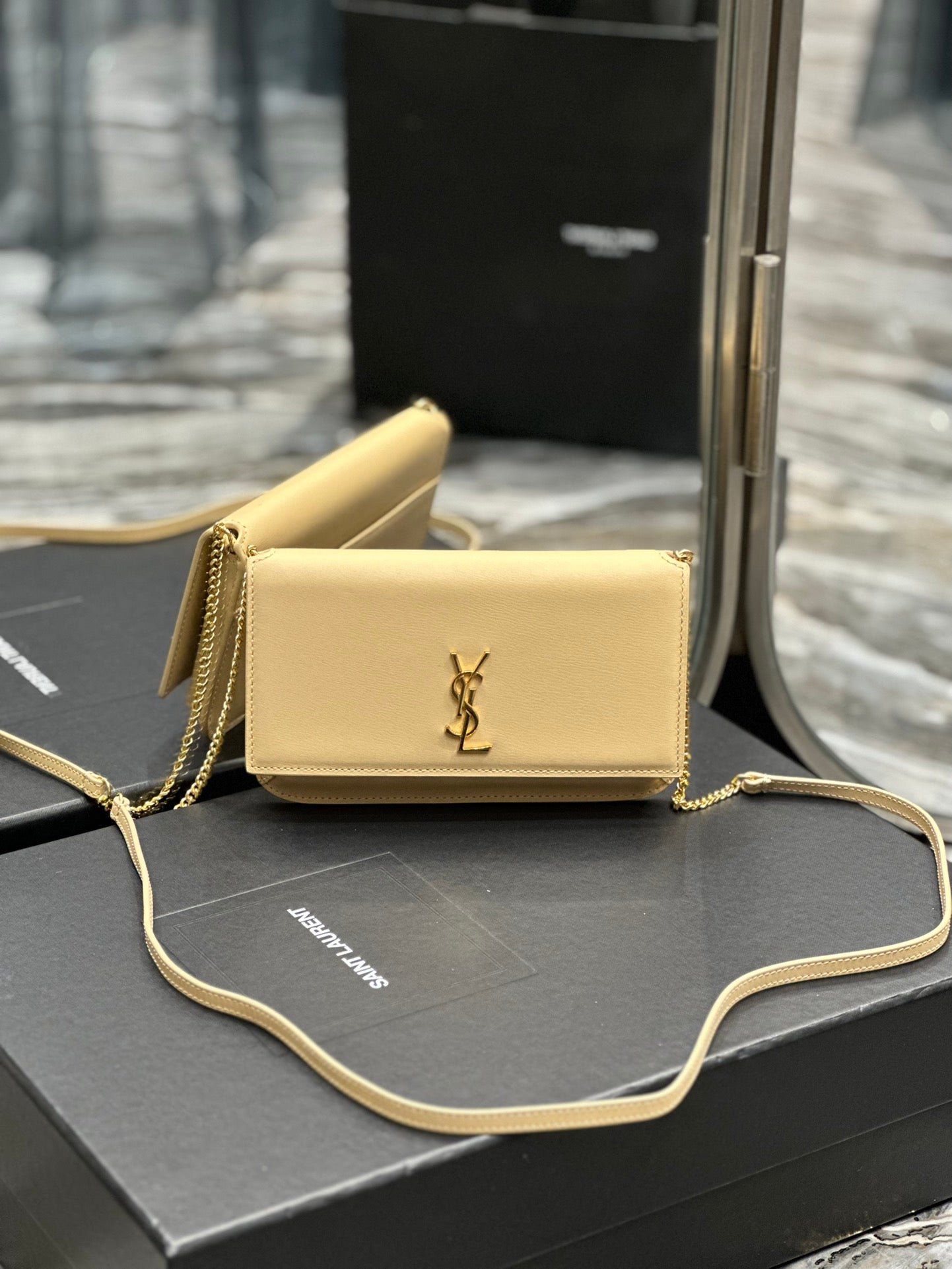 Cassandre funda para movil YSL