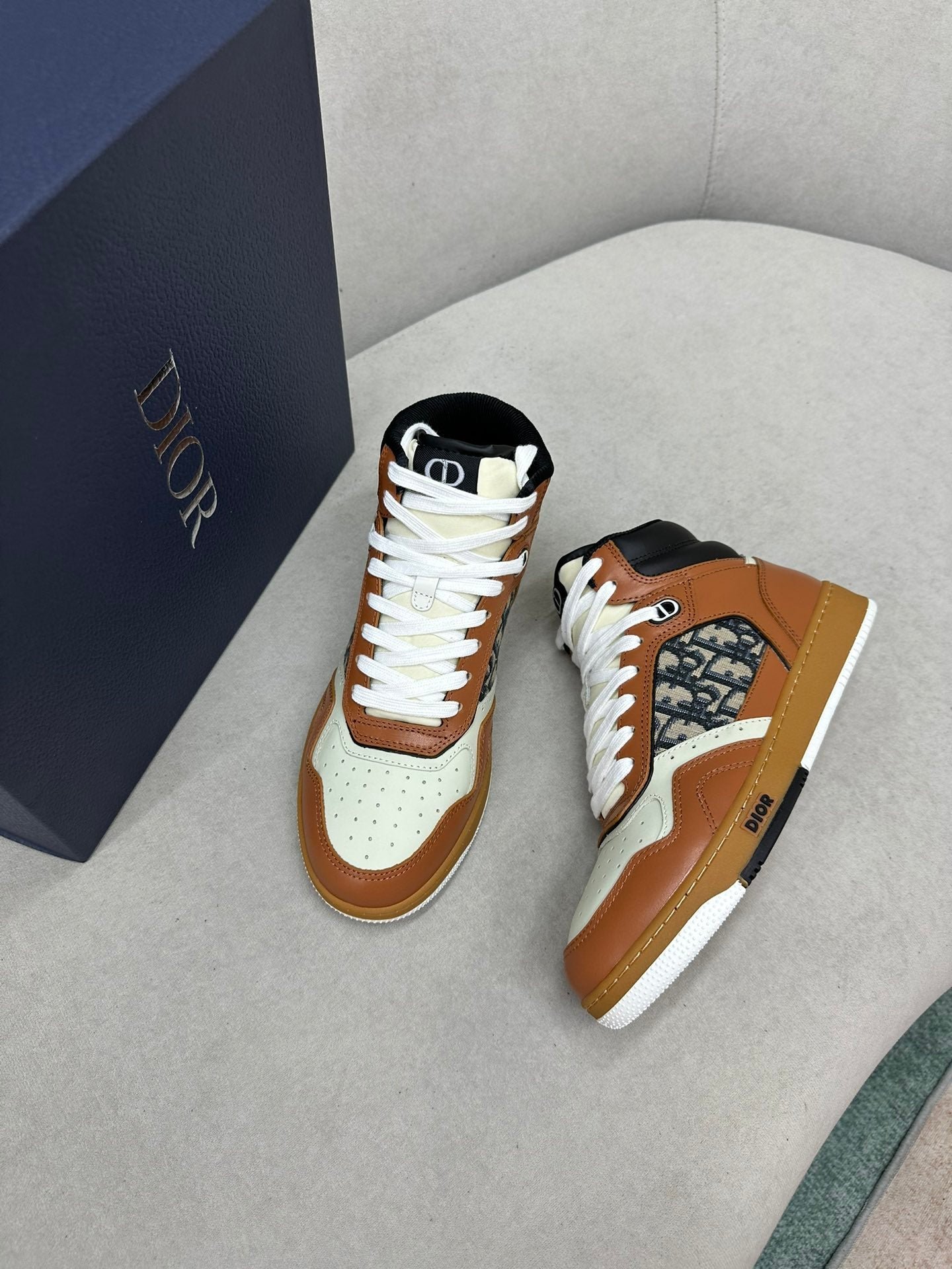 Sneaker caña alta B27 DIOR