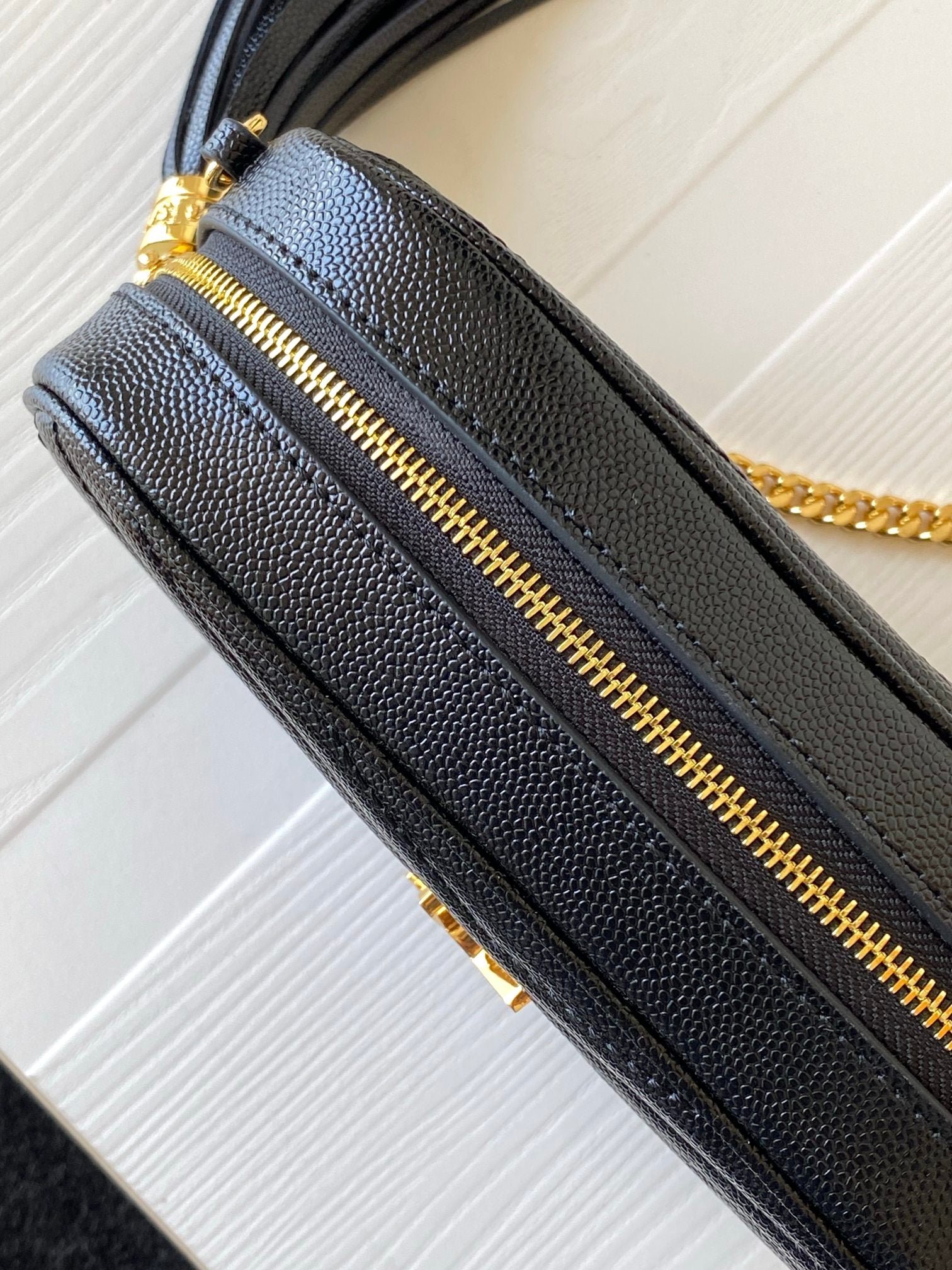 MINIBOLSO LOU DE PIEL ACOLCHADA YSL - Imagen 8