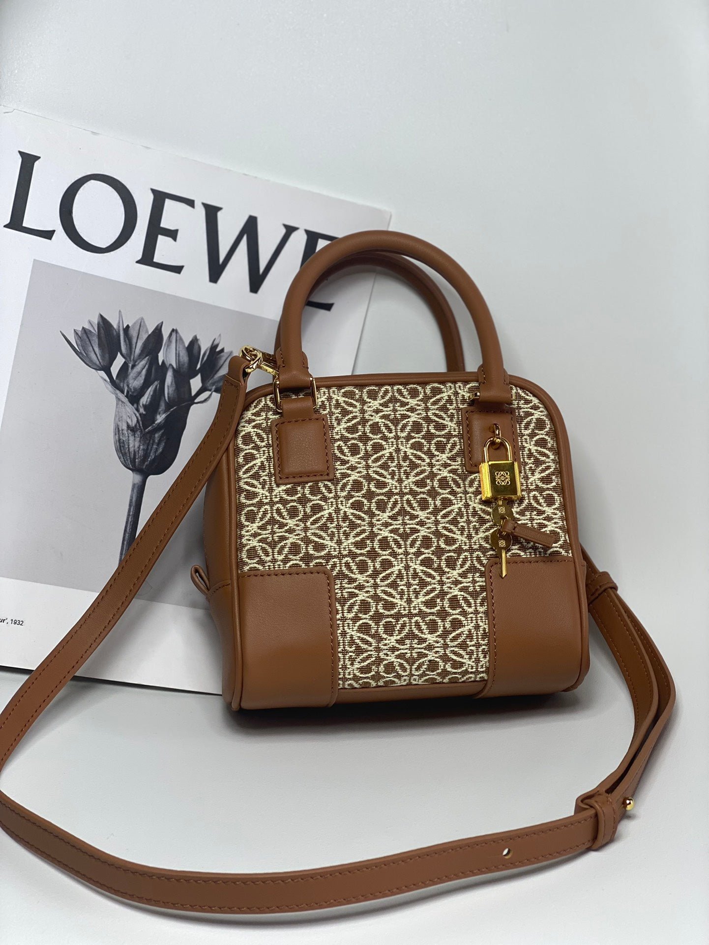 Bolso Amazona 16 Square mini LOEWE