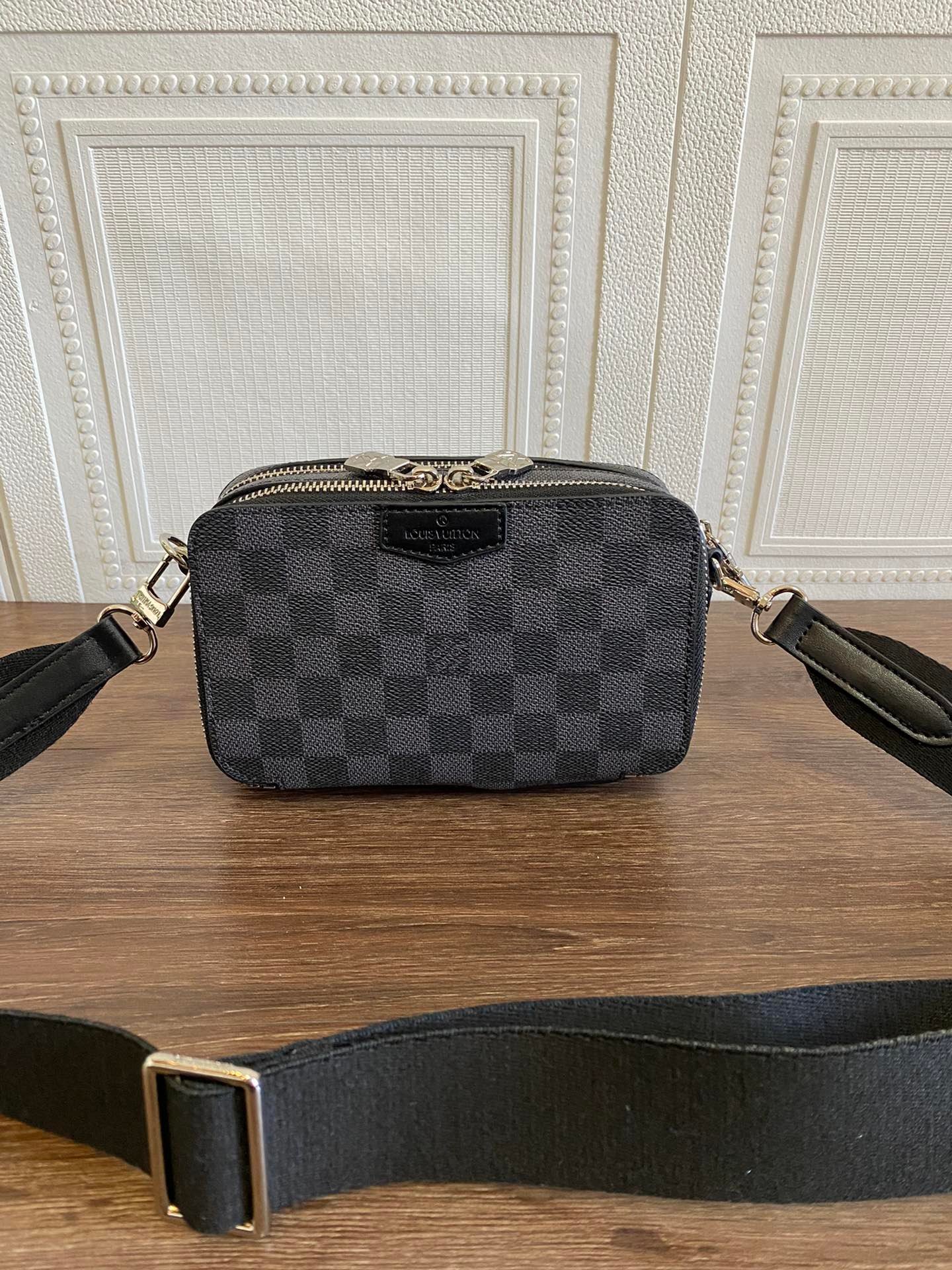 Cartera Alpha con bandolera Louis Vuitton