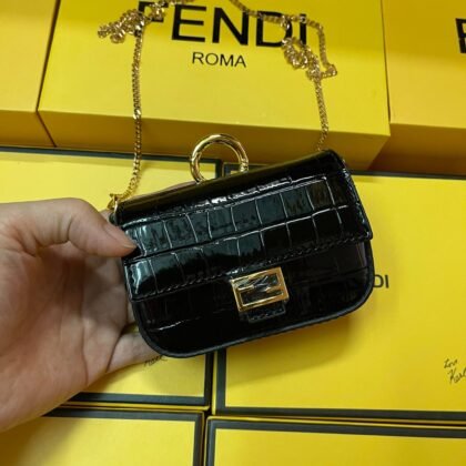 Bolso Charm Nano Baguette FENDI