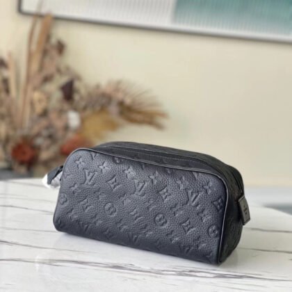 NECESER DOPP KIT Louis Vuitton