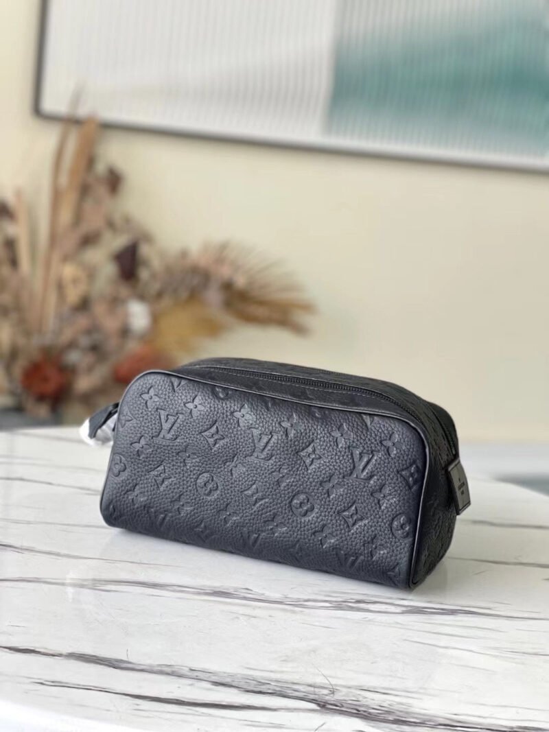 NECESER DOPP KIT Louis Vuitton