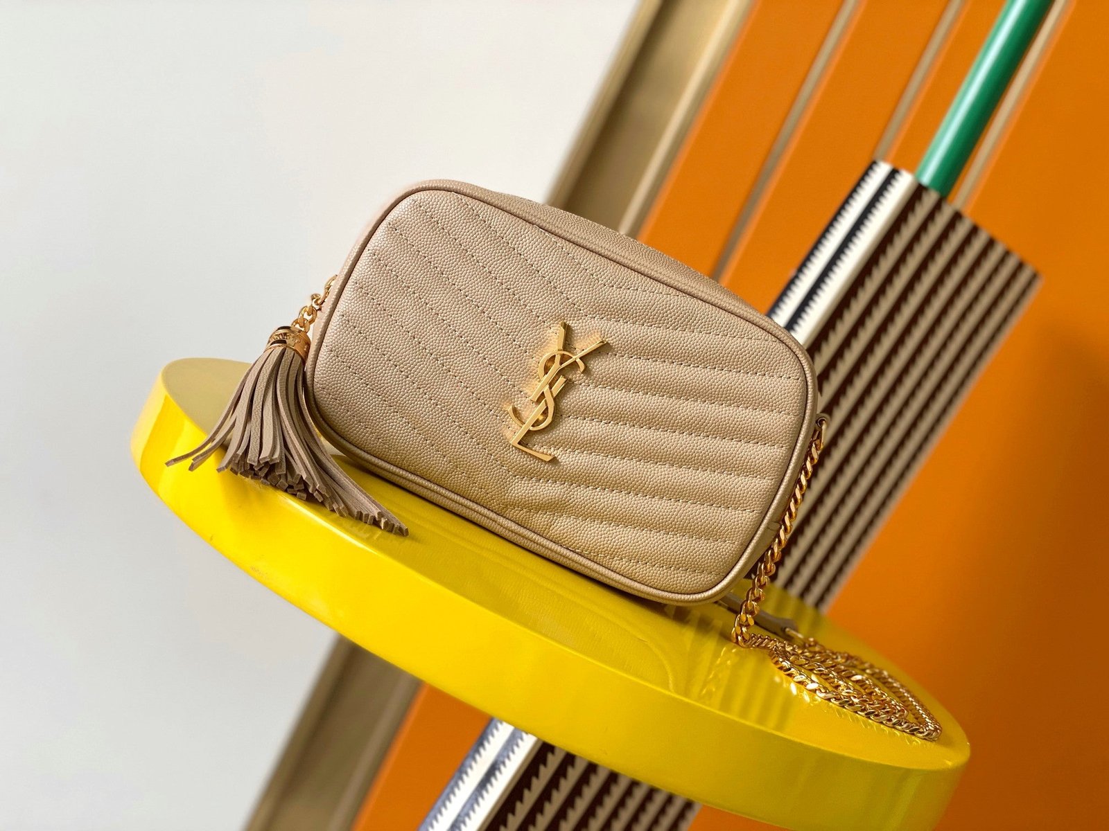 MINIBOLSO LOU DE PIEL ACOLCHADA YSL