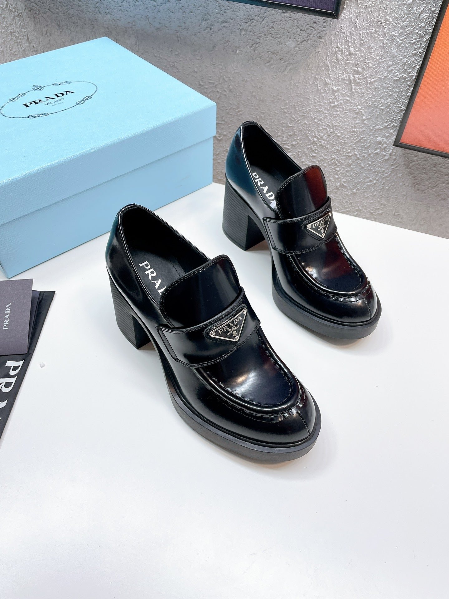 Mocasines de tacón piel cepillada PRADA