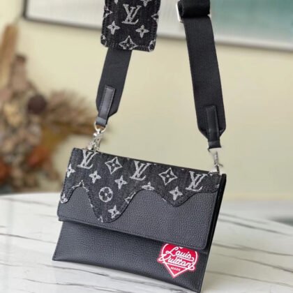 BOLSO TRIO POUCH Louis Vuitton