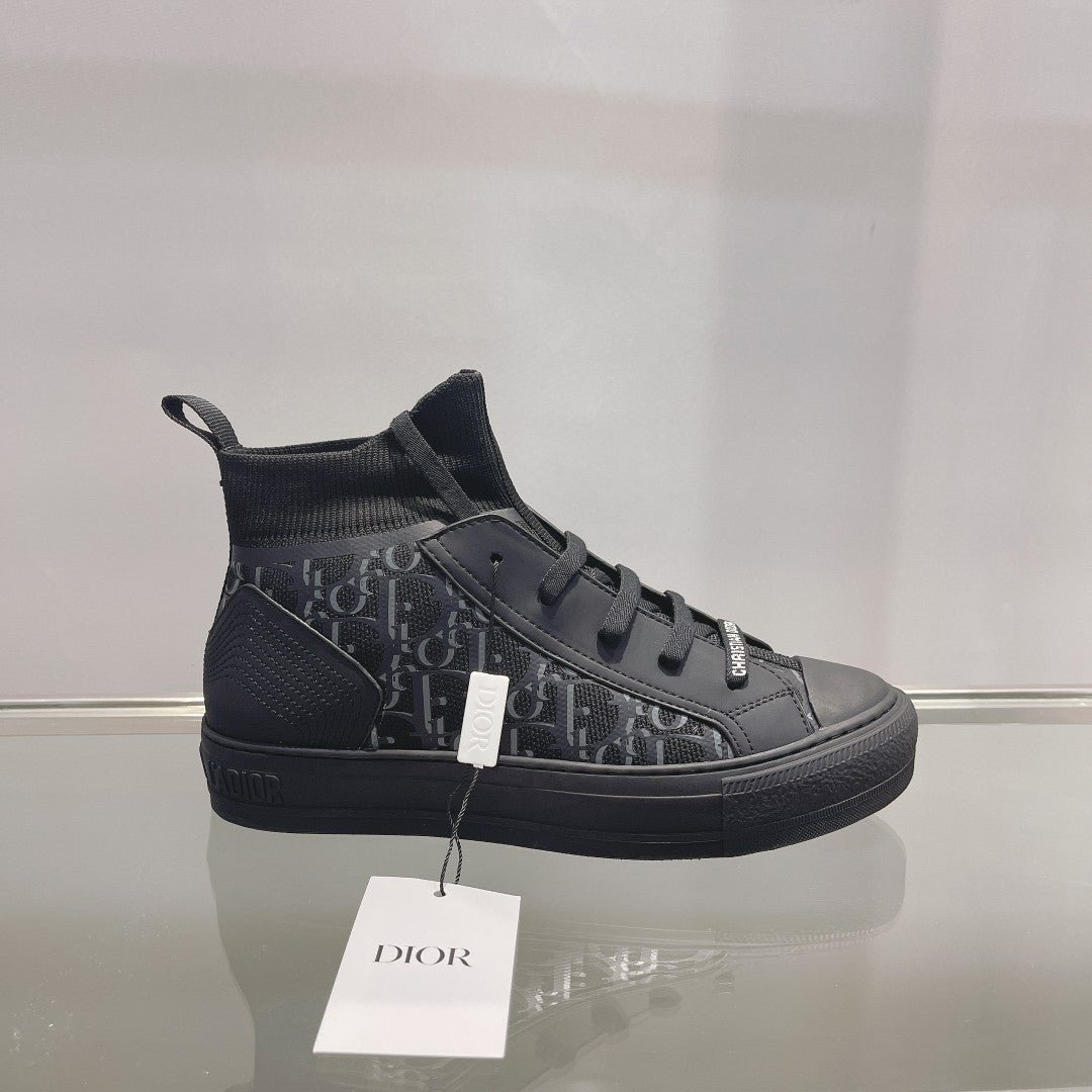 SNEAKER DE CAÑA ALTA B23