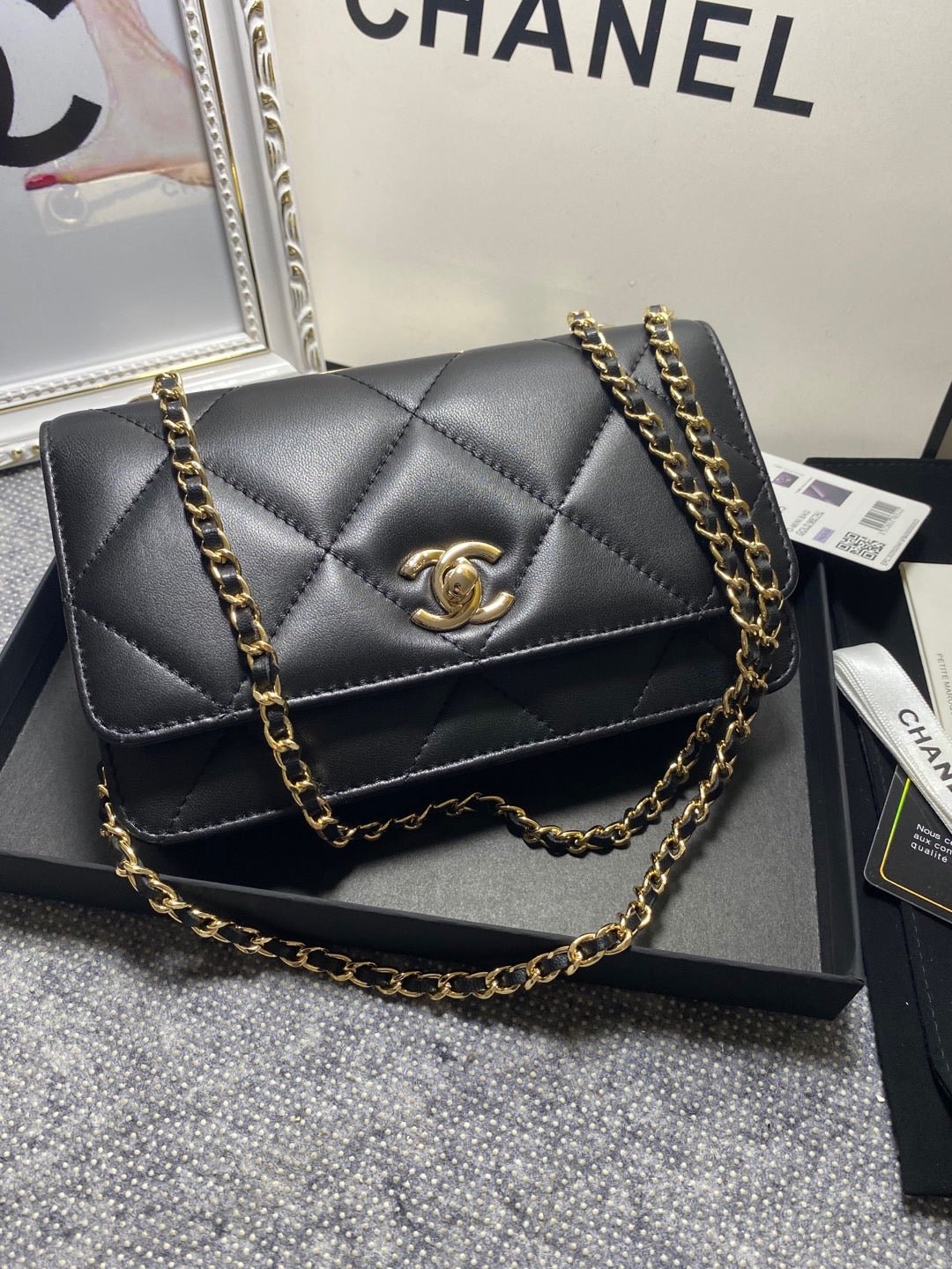 Cartera de mano con cadena Chanel