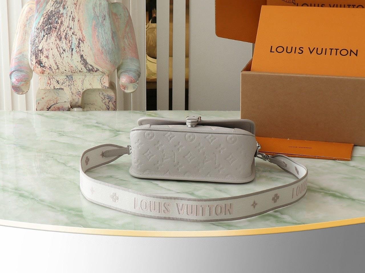 Bolso Diane Louis Vuitton - Imagen 4