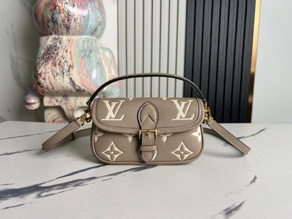 Bolso Nano Diane LOUIS VUITTON