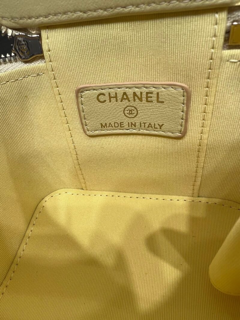 Vanity Case con cadena Chanel - Imagen 8