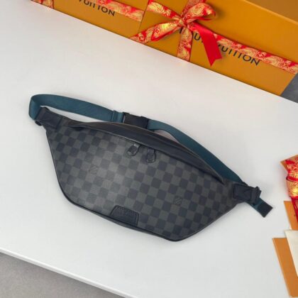 RIÑONERA Louis Vuitton
