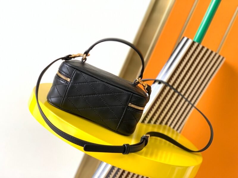 Neceser de piel acolchada YSL - Imagen 12