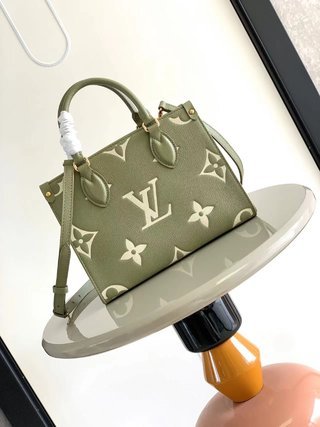Bolso OnTheGo PM LOUIS VUITTON
