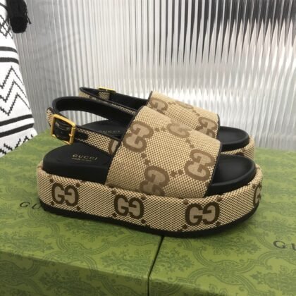 Sandalia con plataforma GG Gucci