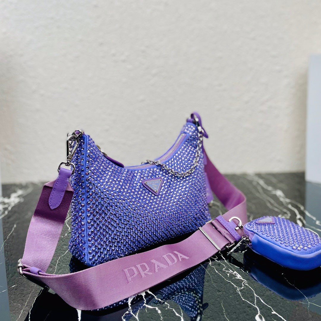 Bolso Prada Re-Edition 2005 con cristales