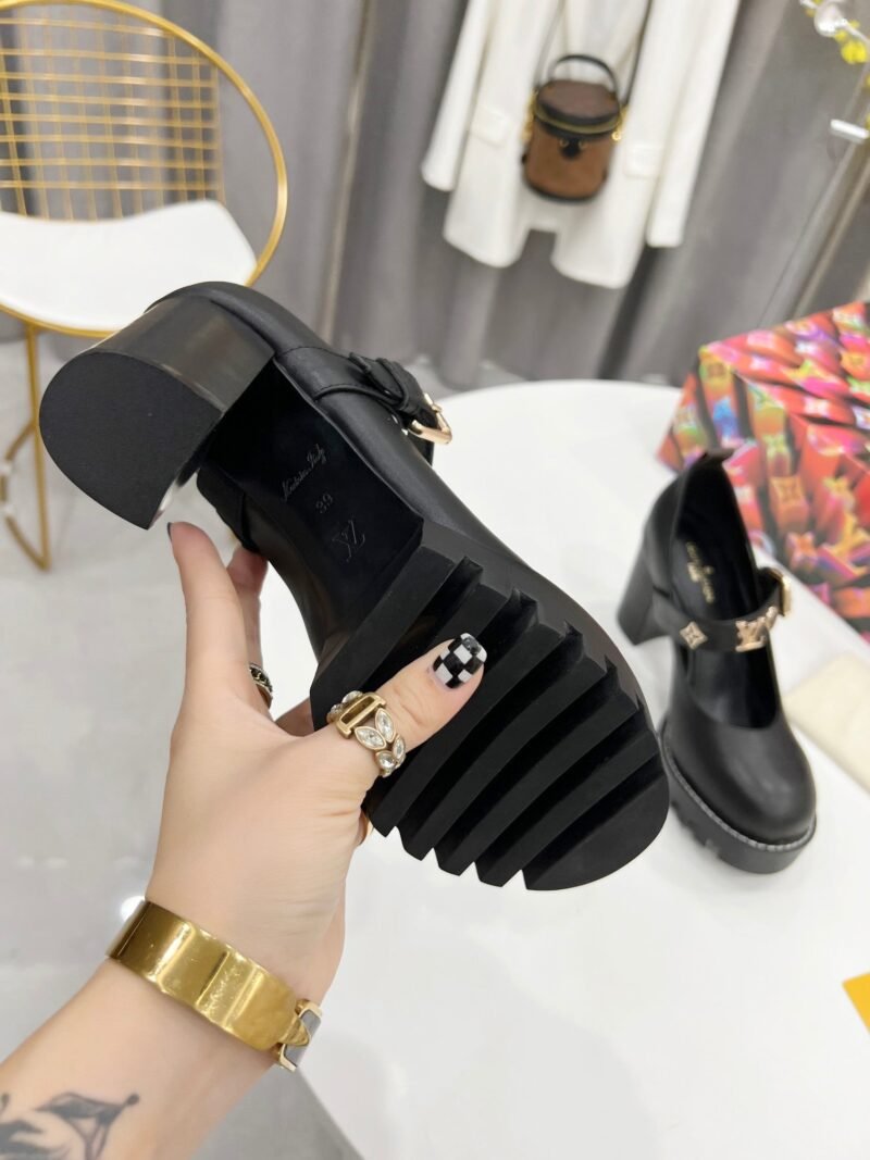 ZAPATO DE SALÓN LOUIS VUITTON - Imagen 8