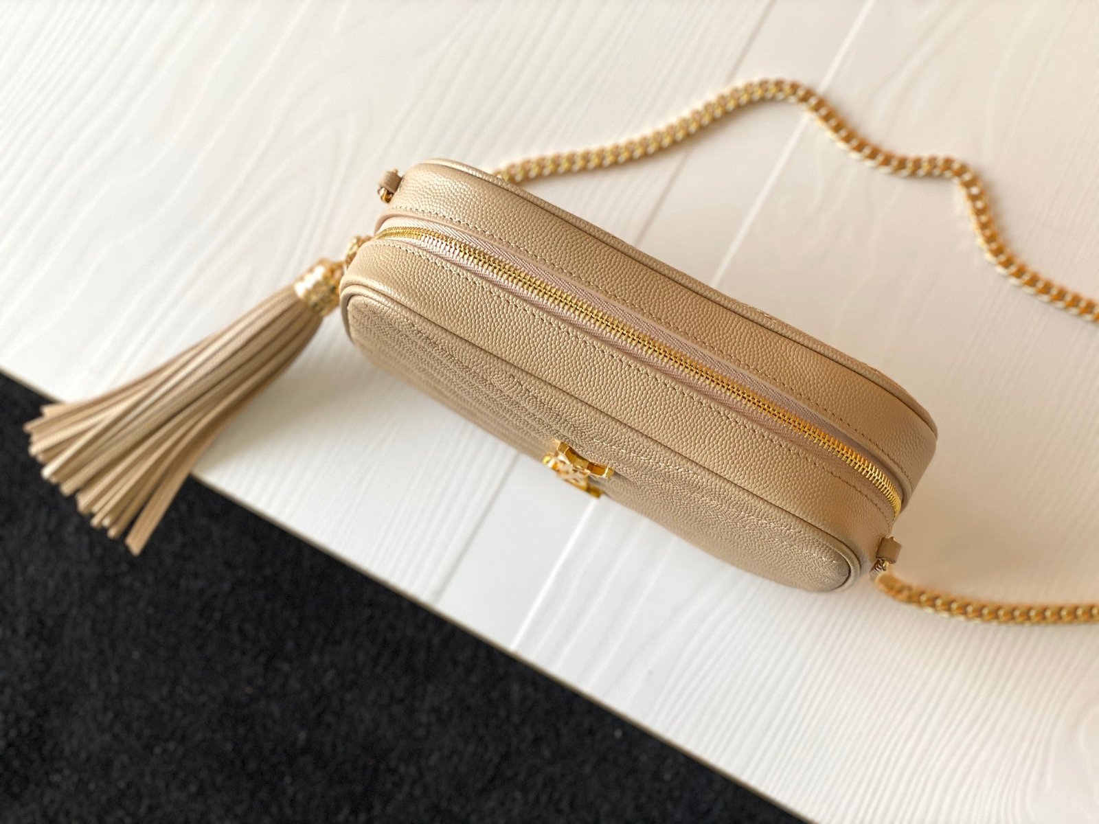 MINIBOLSO LOU DE PIEL ACOLCHADA YSL - Imagen 9