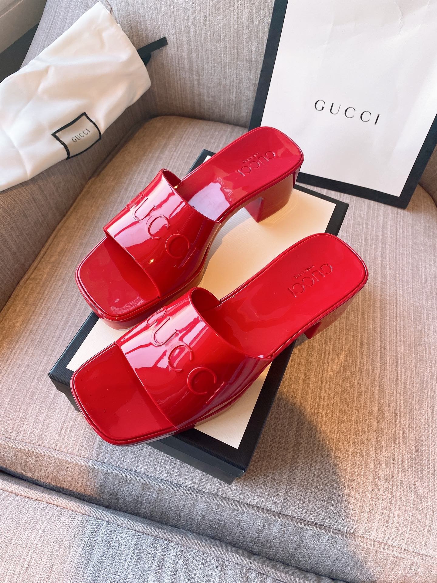 Chancla de Goma Gucci