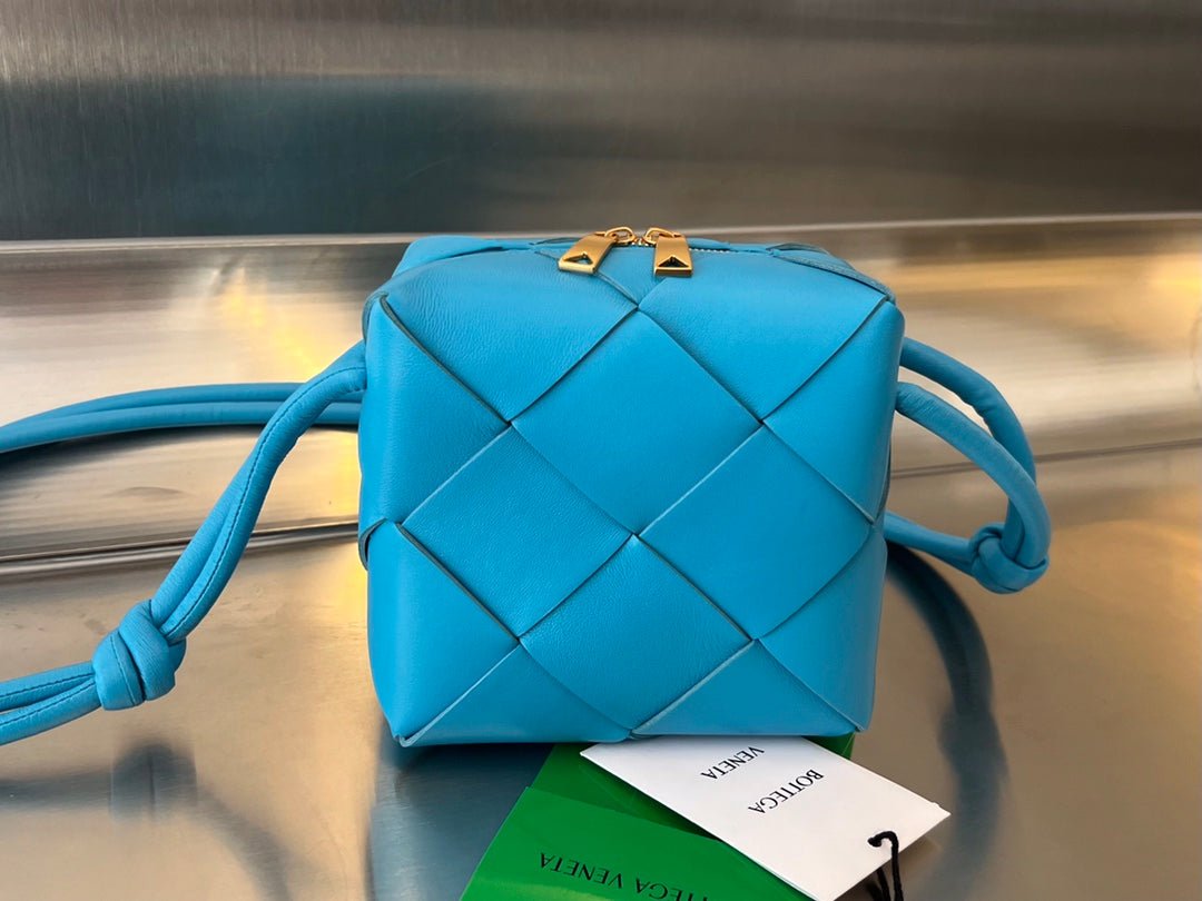 Bolso mini cassette camera BOTTEGA VENETA