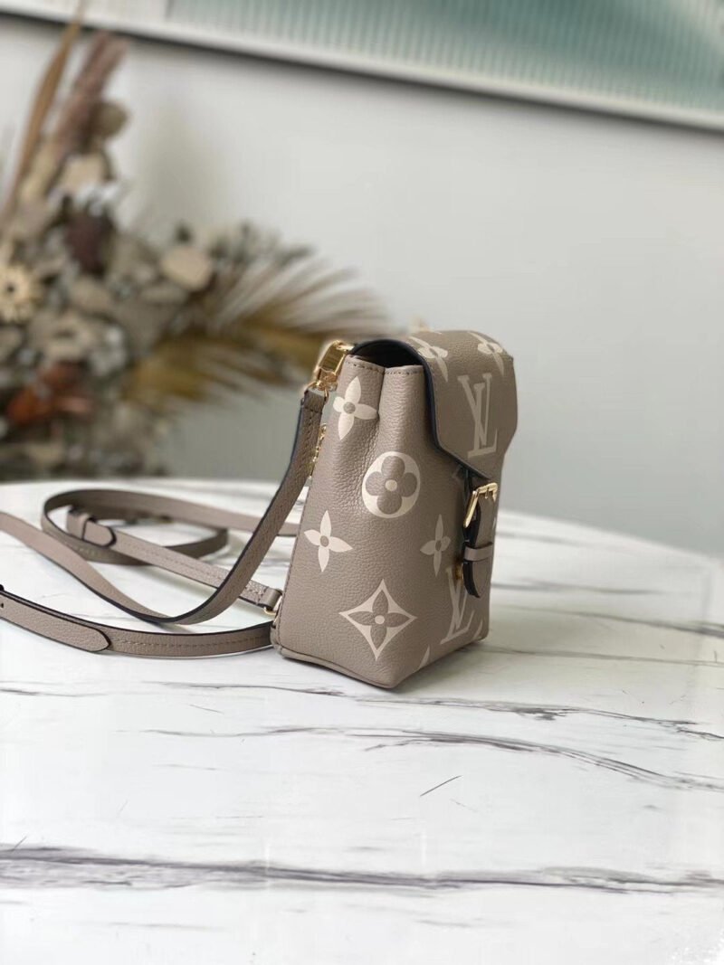 TINY BACKPACK Louis Vuitton - Imagen 8