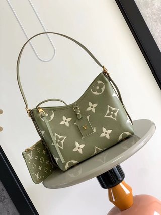 Bolso CarryAll MM LOUIS VUITTON
