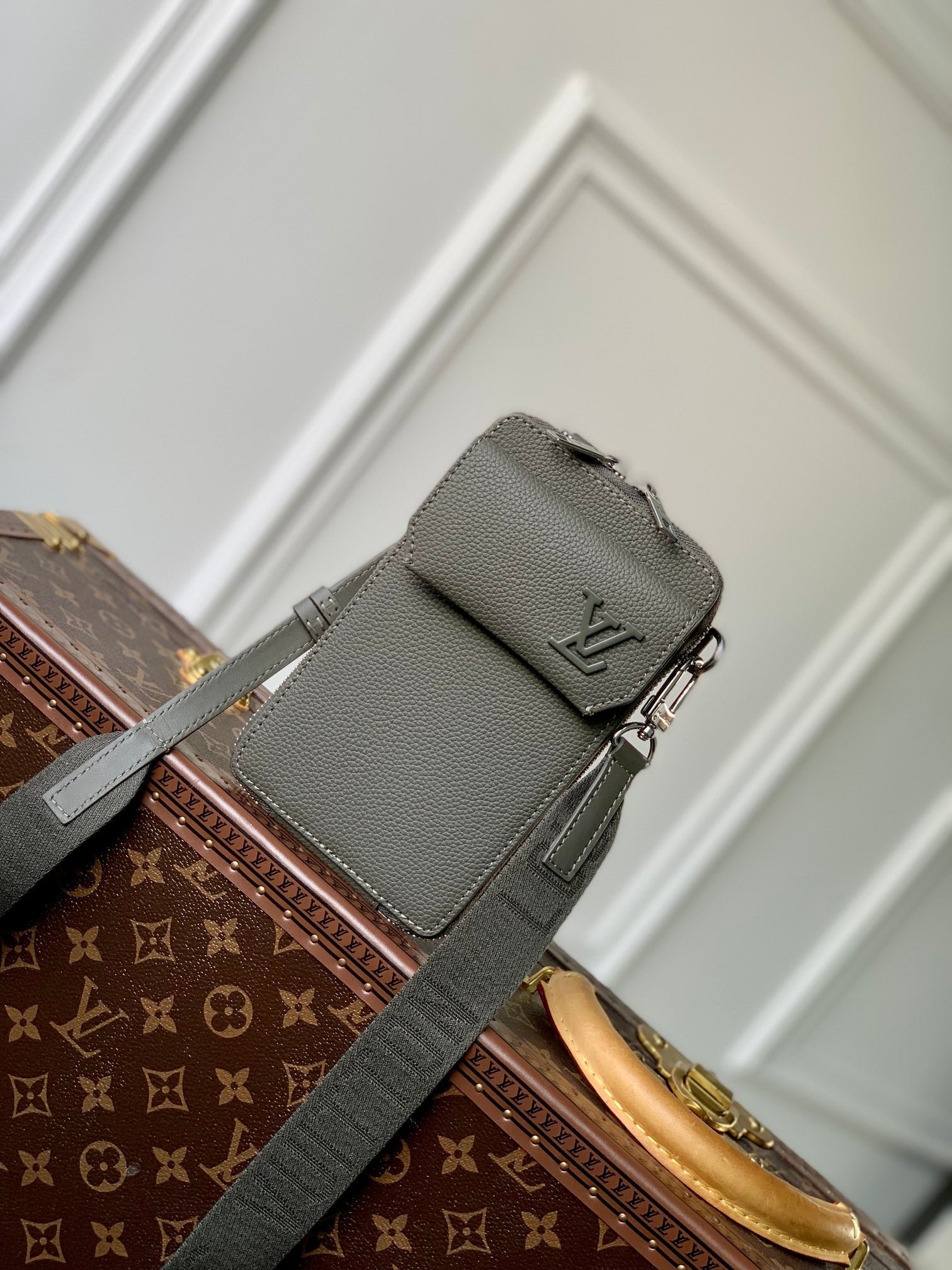 Cartera Alpha con bandolera LOUIS VUITTON