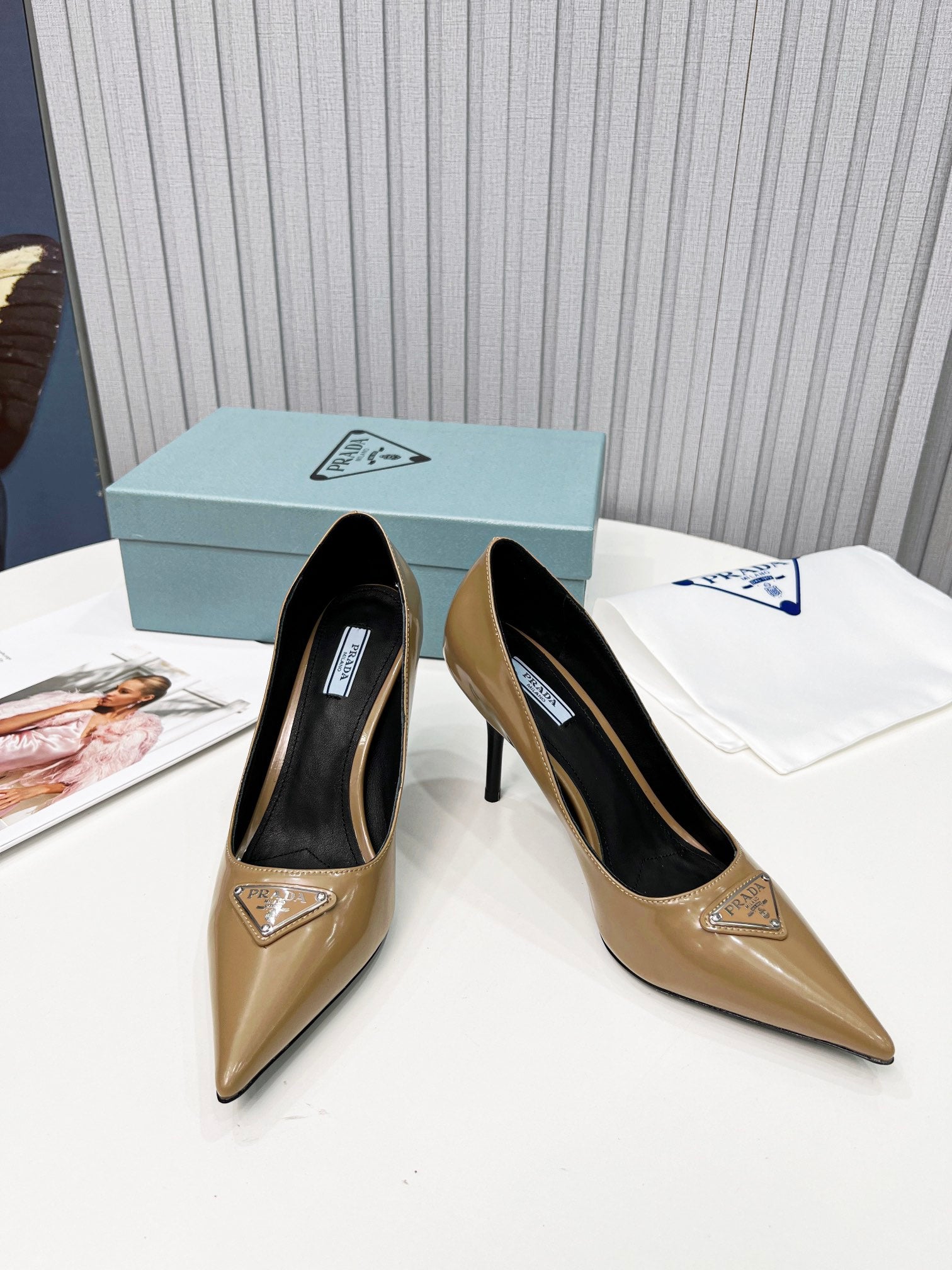 Zapatos de tacón de piel cepillada PRADA