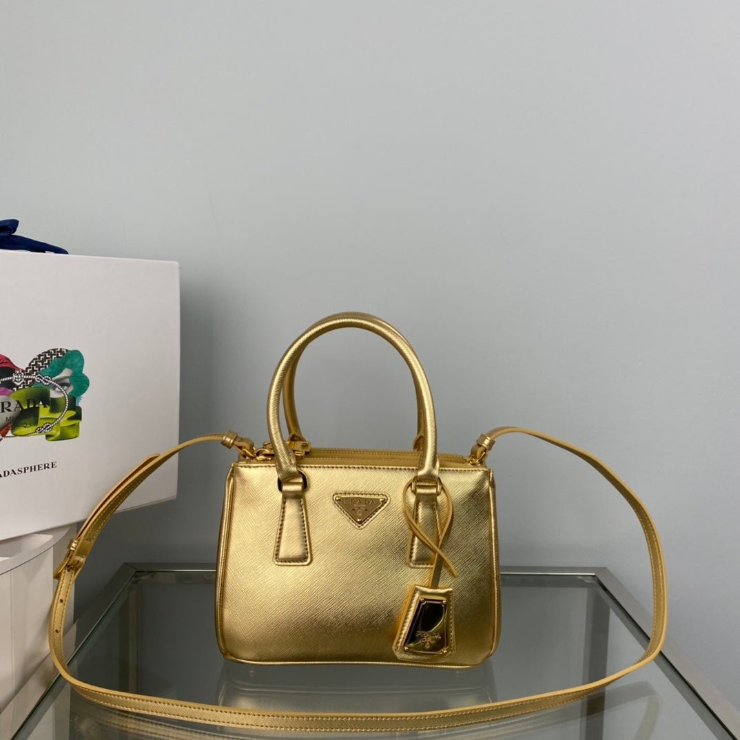 Bolso pequeño de piel Saffiano PRADA