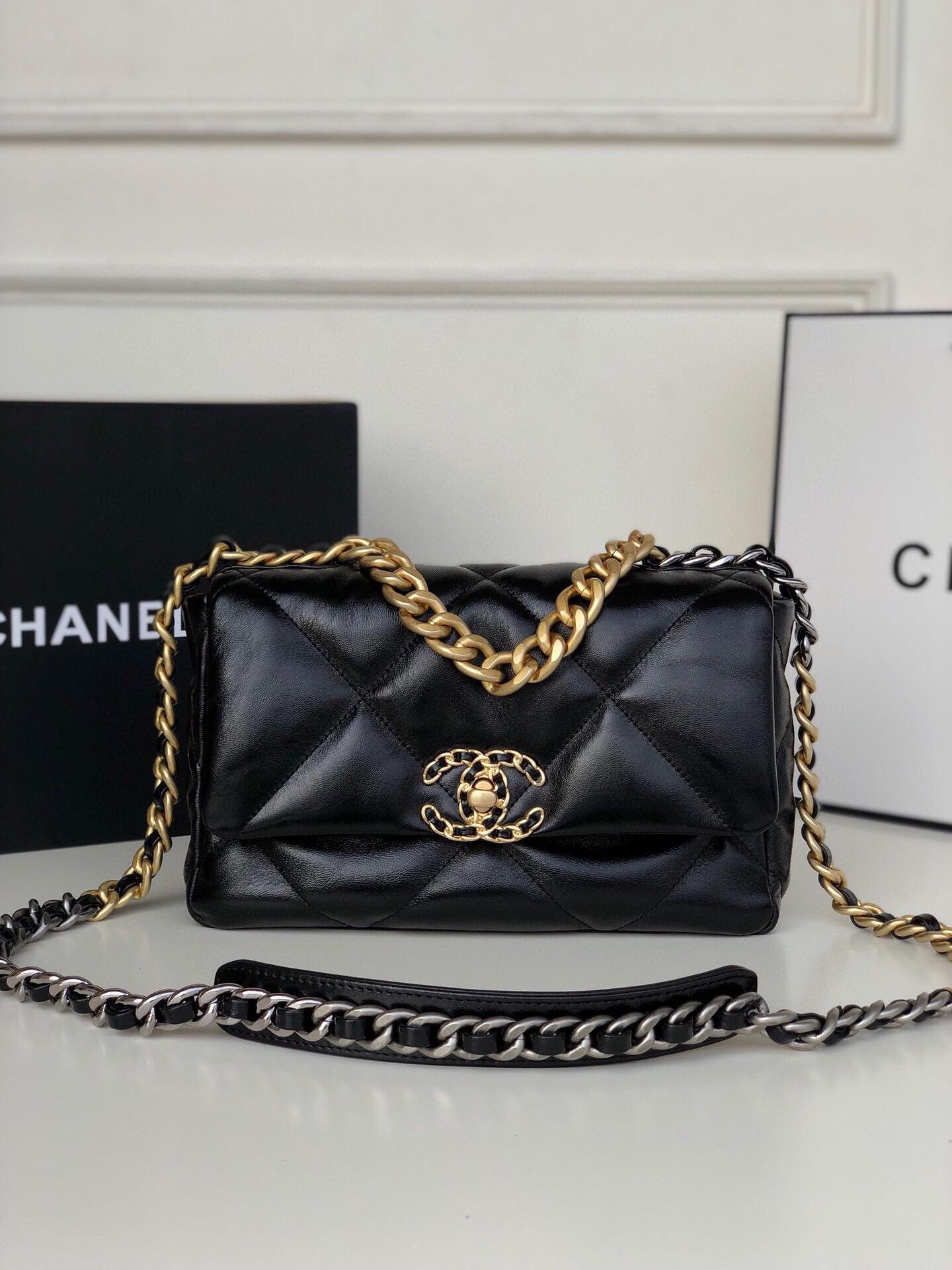Bolso CHANEL 19